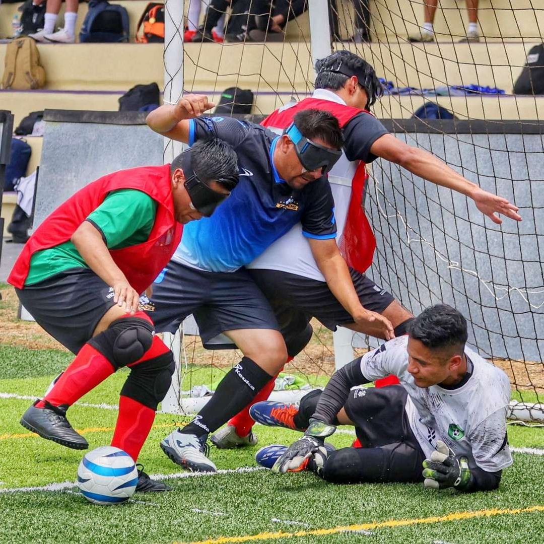 El balón sonoro permite competir en igualdad